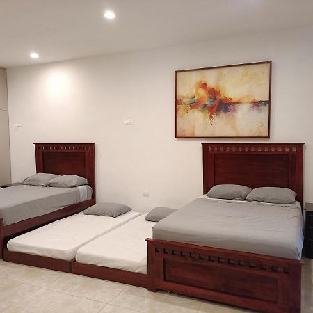 Casa Hector, Con Jacuzzi, Cerca Del Foro Gnp. Vila Mérida Exterior foto