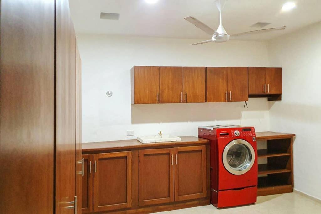 Casa Hector, Con Jacuzzi, Cerca Del Foro Gnp. Vila Mérida Exterior foto