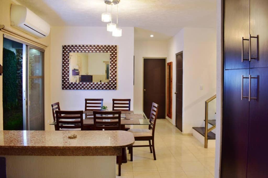 Casa Hector, Con Jacuzzi, Cerca Del Foro Gnp. Vila Mérida Exterior foto
