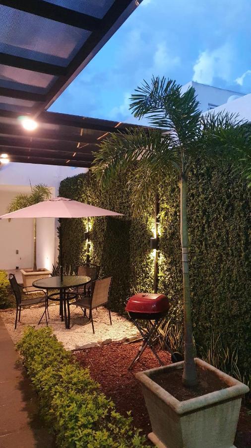 Casa Hector, Con Jacuzzi, Cerca Del Foro Gnp. Vila Mérida Exterior foto