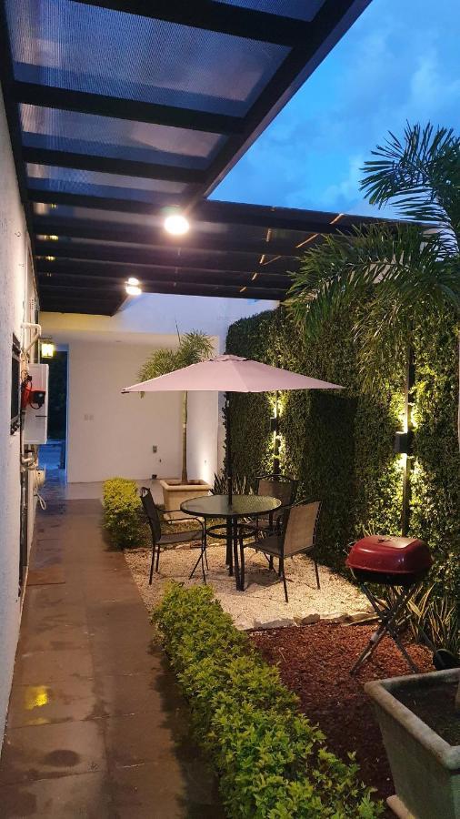 Casa Hector, Con Jacuzzi, Cerca Del Foro Gnp. Vila Mérida Exterior foto