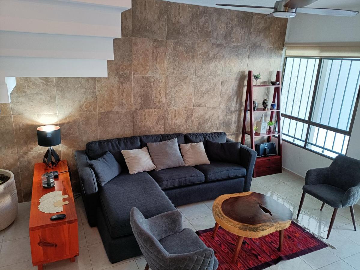 Casa Hector, Con Jacuzzi, Cerca Del Foro Gnp. Vila Mérida Exterior foto