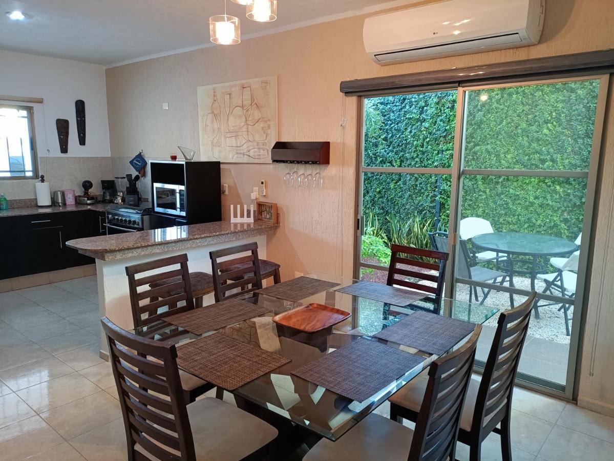 Casa Hector, Con Jacuzzi, Cerca Del Foro Gnp. Vila Mérida Exterior foto