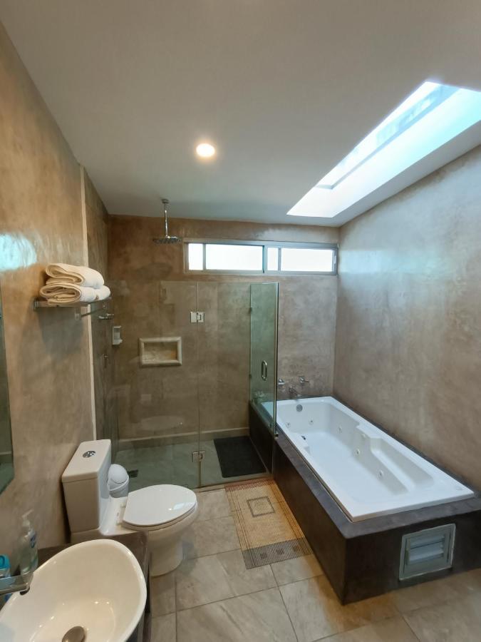 Casa Hector, Con Jacuzzi, Cerca Del Foro Gnp. Vila Mérida Exterior foto