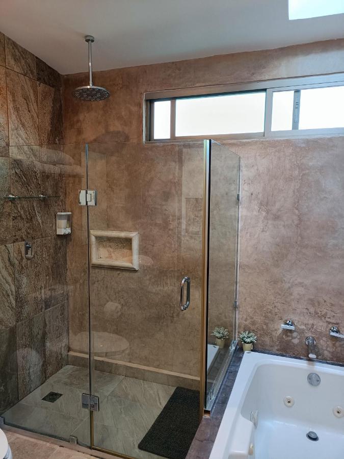Casa Hector, Con Jacuzzi, Cerca Del Foro Gnp. Vila Mérida Exterior foto